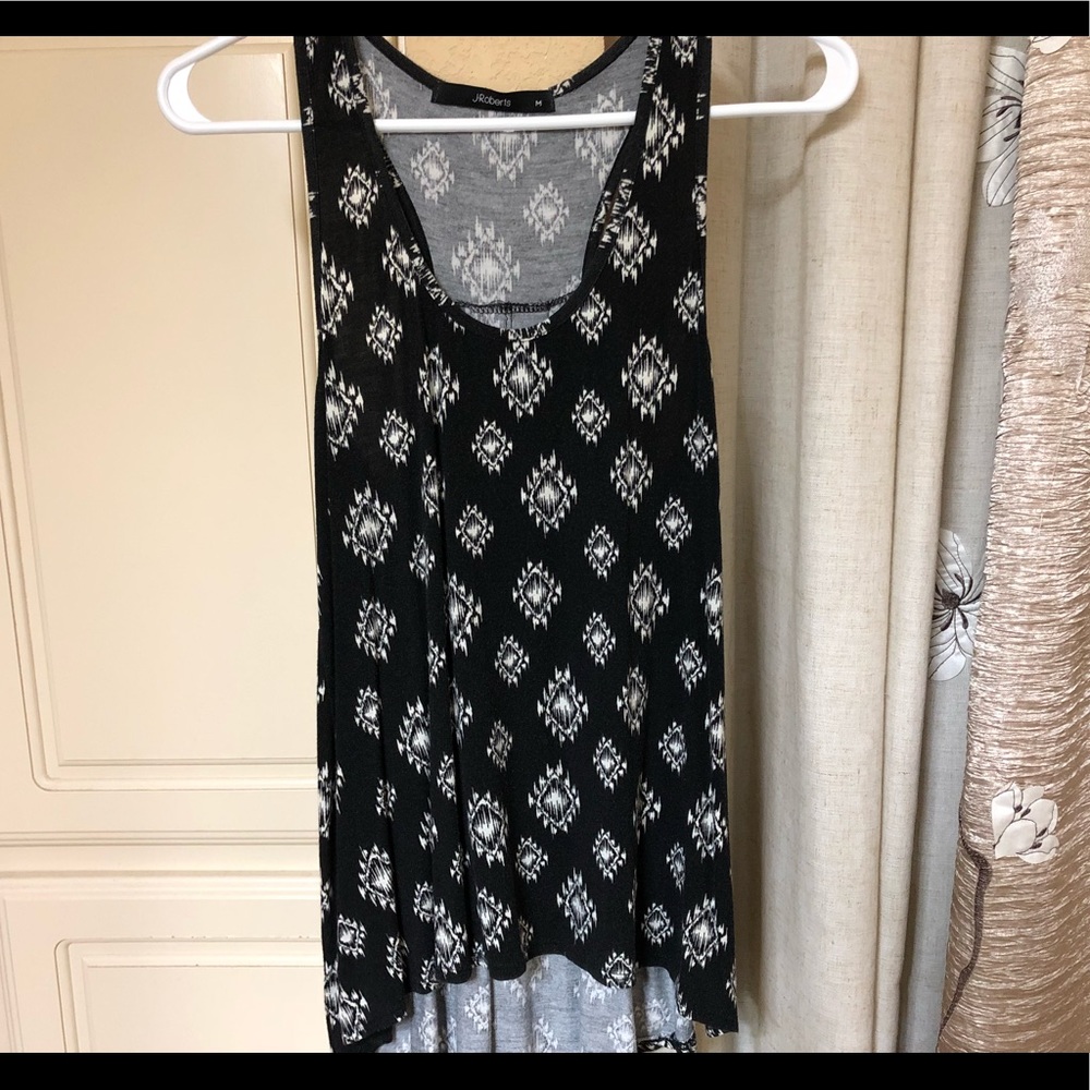 J. Roberts women’s tank size med